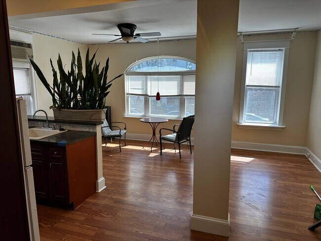 Photo - 1315 Park Rd NW