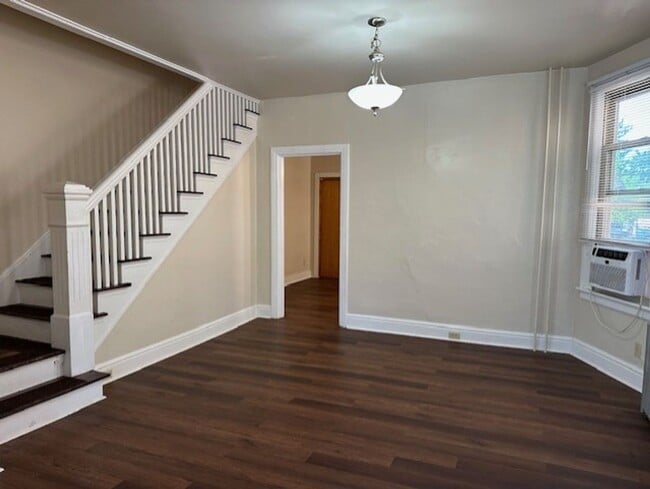 Photo - 27 N Chestnut St