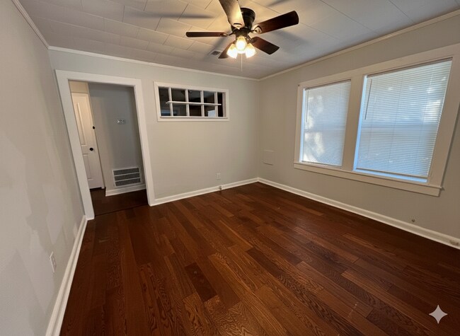 Photo - 33 Magnolia Ave SE