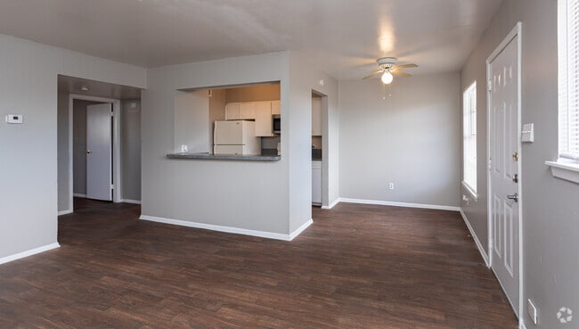 1BR, 1BA - 685SF Living & Dining - Coral Gables Apartments