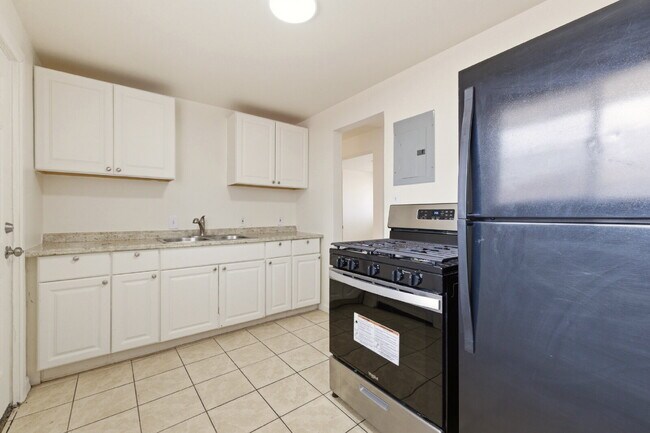 Remodeled 1 Bedroom 1 Bathroom with Easy Access  to Aurora Central and Downtown Denver!