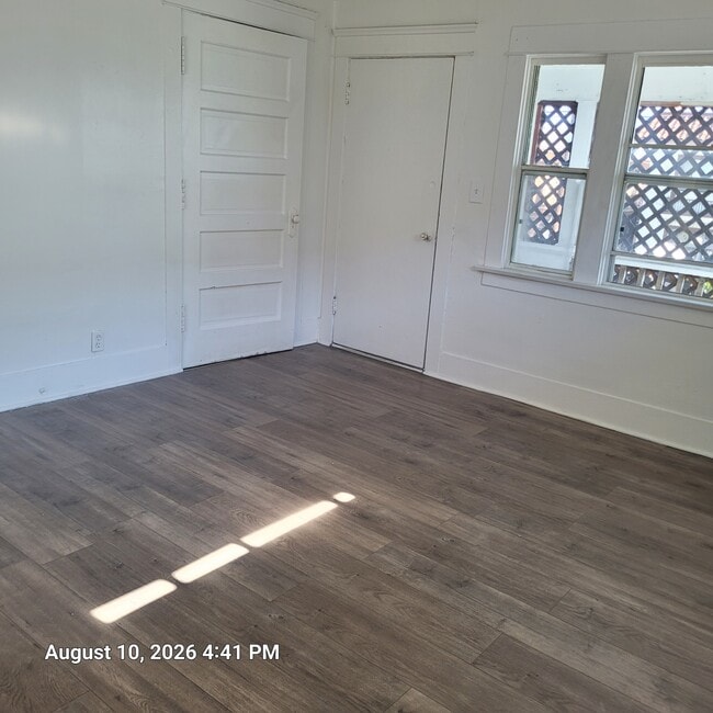 Photo - 833 W 42nd Pl Unit 835 1/2 W. 42nd Place