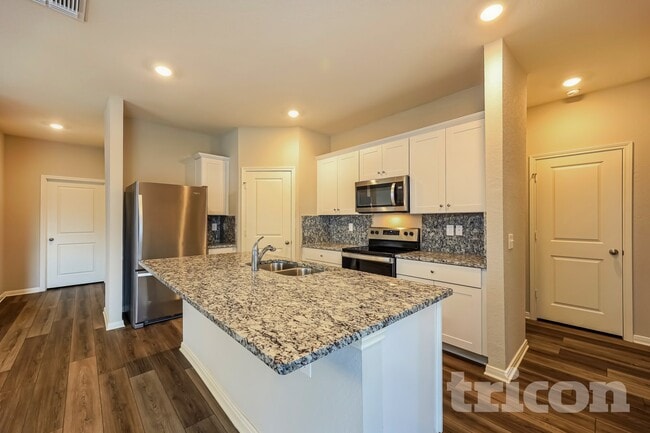 Photo - 14384 Gunsight Pass