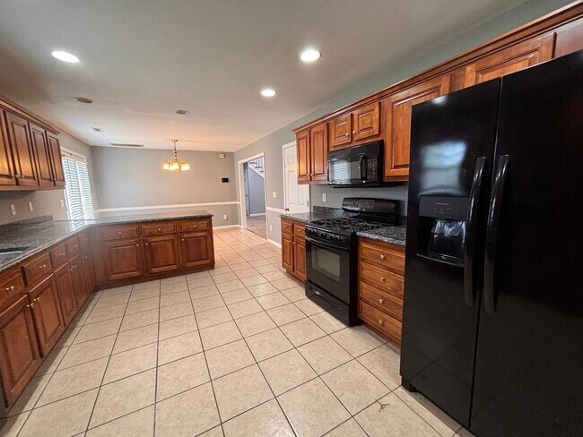 Photo - 5 Bedrooms- 3 Bathroom- House in West Rome!