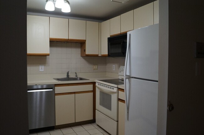 Photo - 200 Ledgewood Dr Unidad 205