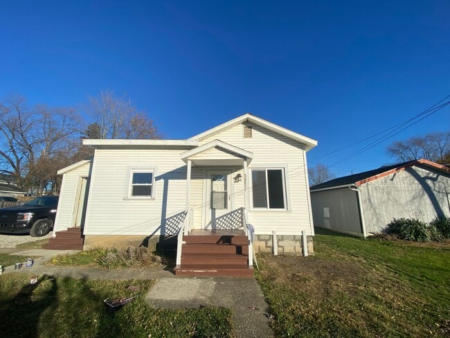 Building Photo - 588 Oak St Unit Rear