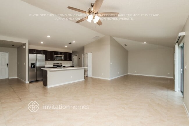 Photo - 555 NW North Macedo Blvd