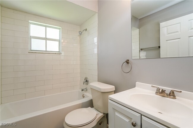 Photo - 525 SW 23rd Terrace