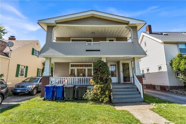 Building Photo - 3654 W 138th St Unit 2/UP