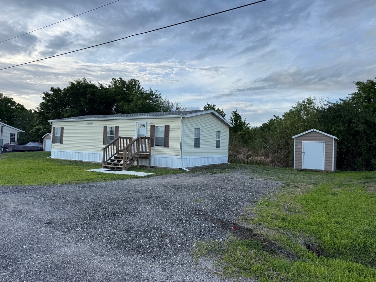 Photo - 10586 SW Park Ave