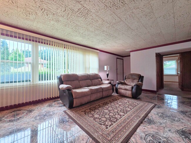 Photo - 336 E Orchard St