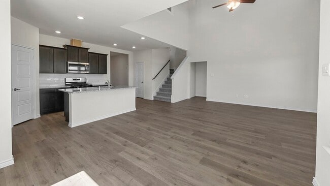 Photo - 7220 Headingham Wy