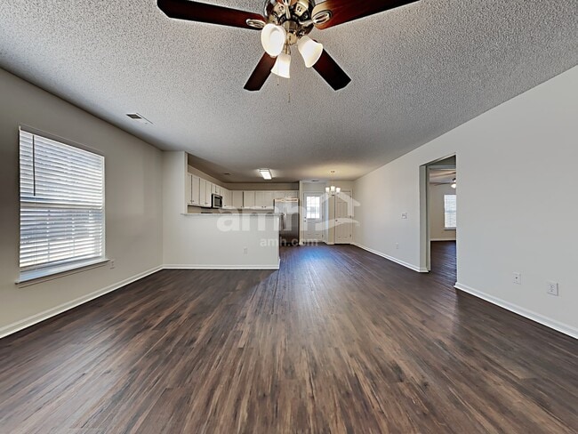 Photo - 3028 Crusades St