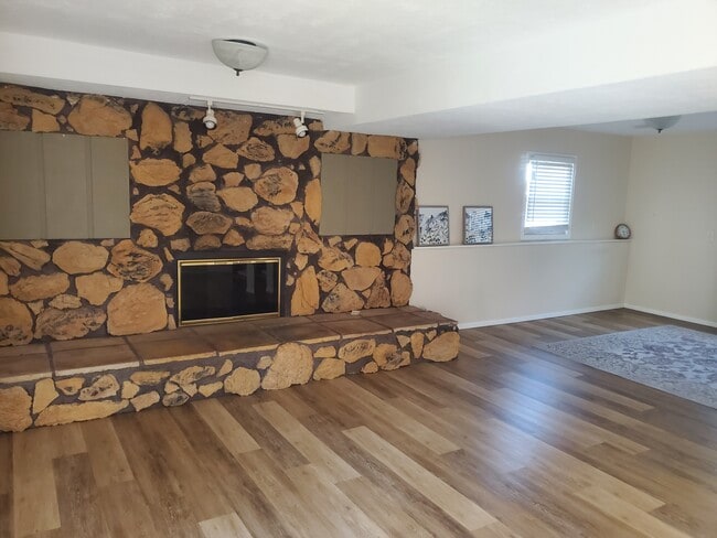 Photo - 23 Kenfield Cir