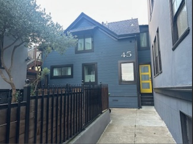 Building Photo - Bernal Heights: Fully Renovated Bi-Level F... Unit 45 Crescent Ave. Rental