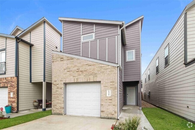 Building Photo - 15325 Estrella Rd E Rental