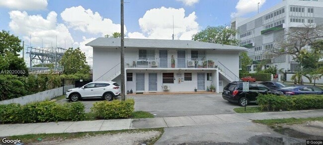 Building Photo - 1194 NW 19th Ave Unit 1
