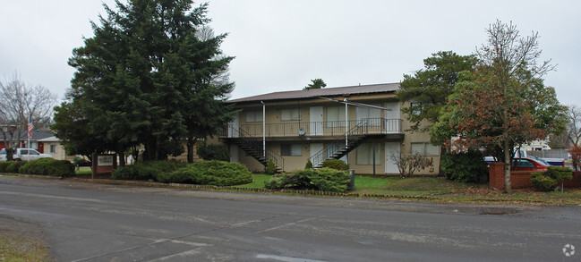 Building Photo - Peace Street Rental