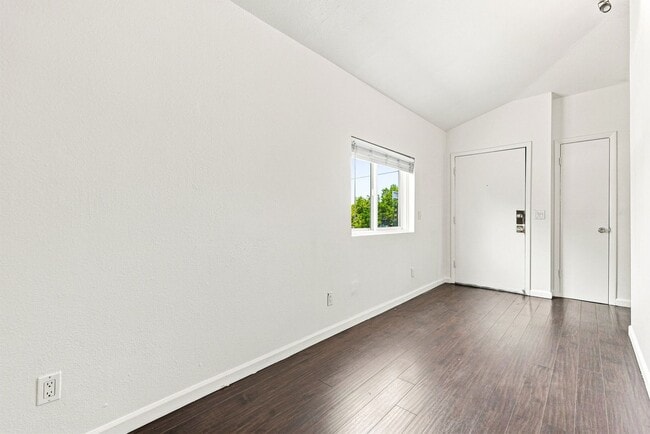 Photo - 2100 S Logan St Unit Apt. A