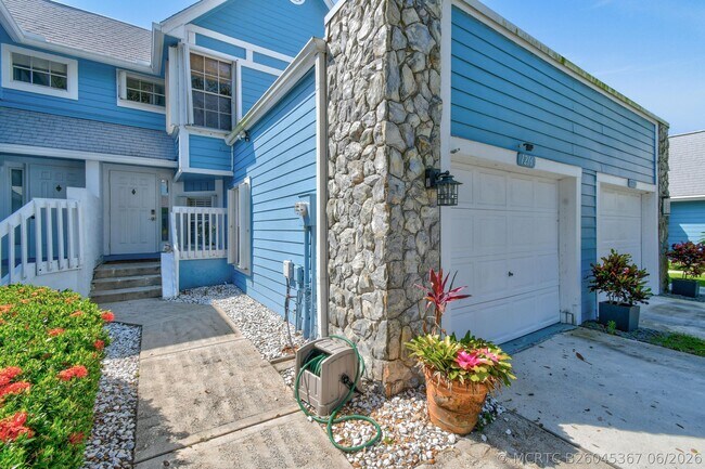 1216 Ocean Dunes Cir