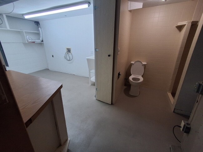 Photo - 203 W Amherst Ct