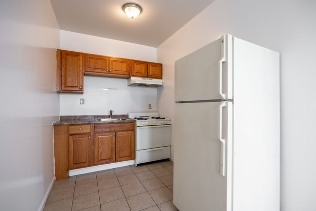 Photo - 2704 N Sawyer Ave