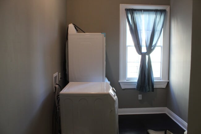 Laundry room - 1908 Esplanade Ave Unit 1908