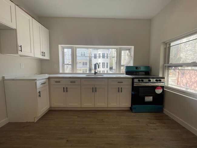 Building Photo - 56 Atlantic St Unit 1 Rental