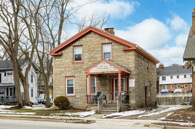 802 S Main St