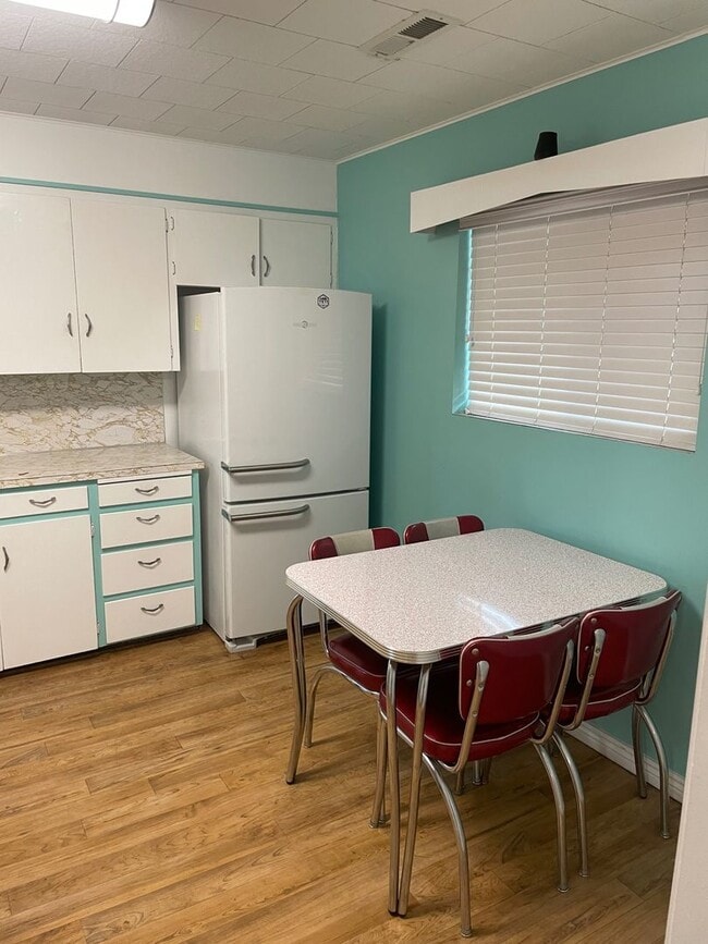 Photo - SOPO RETRO Unit SOPO Retro