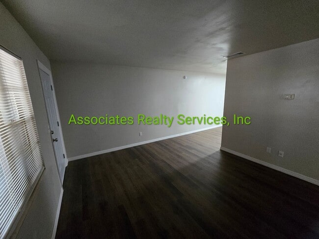 Building Photo - 1921 NE 17th Way Unit 452-01