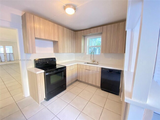 Photo - 4600 NE 1st Ave Unidad 1st Floor