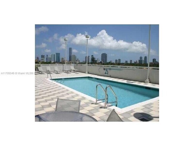 Building Photo - 900 SW 8th St Rental