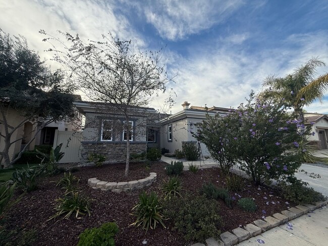 Building Photo - Stunning Home for Rent in Murrieta