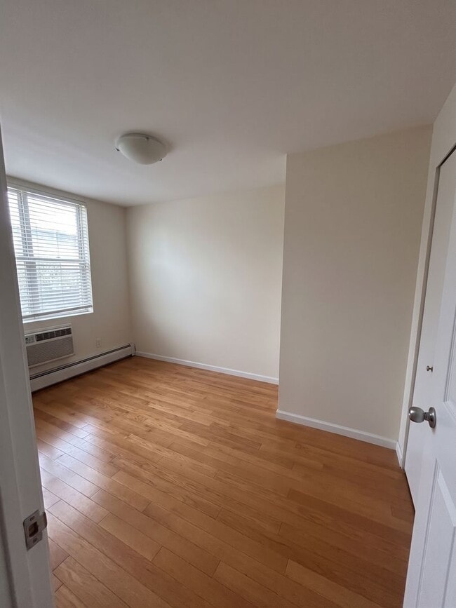 136-16 35th Ave Unit 3C