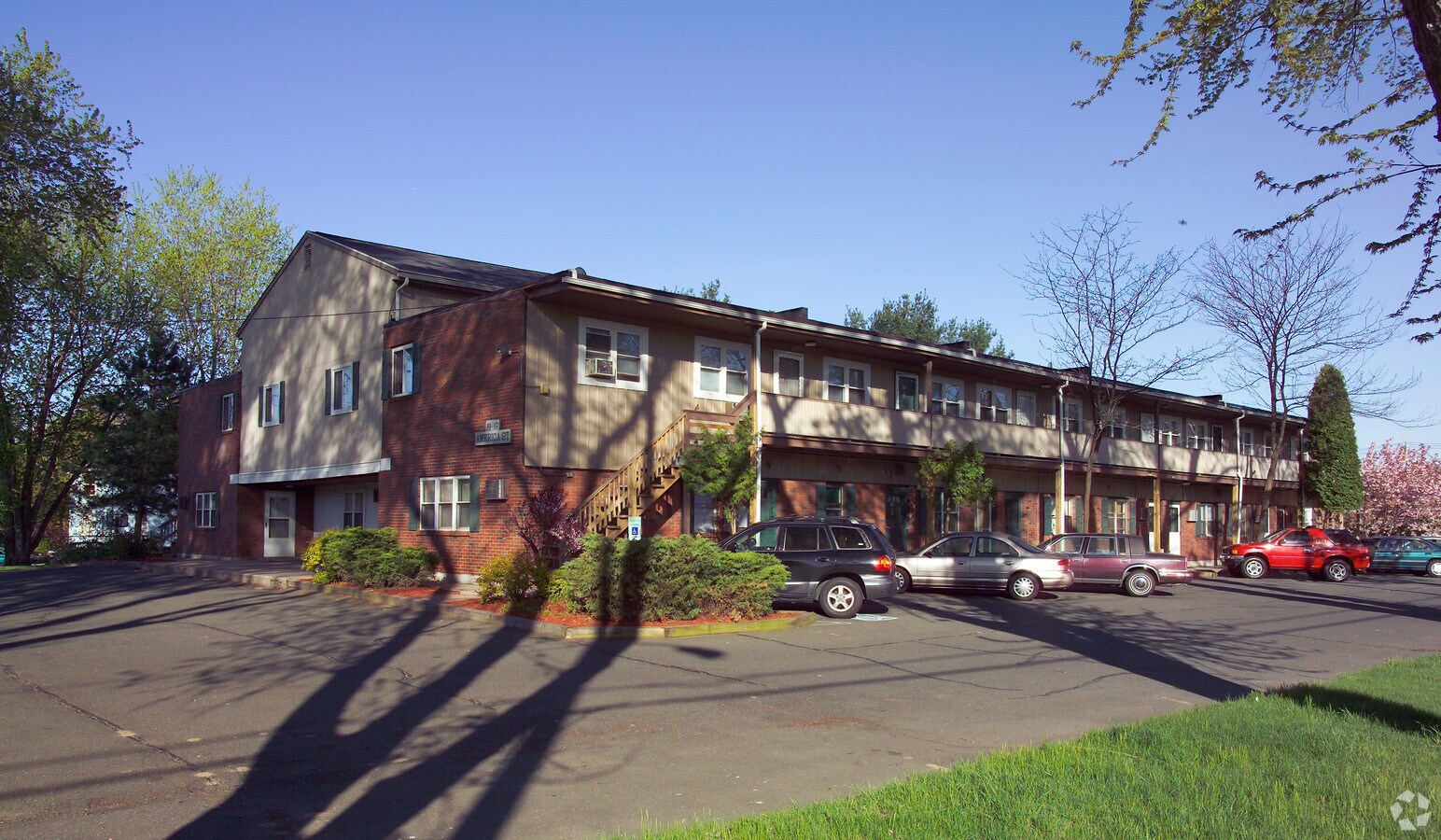Maplewood Apartments - Maplewood Apartments
