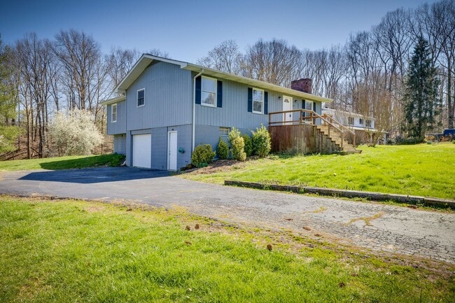Photo - 4br/ 2 ba private home in Bristol TN