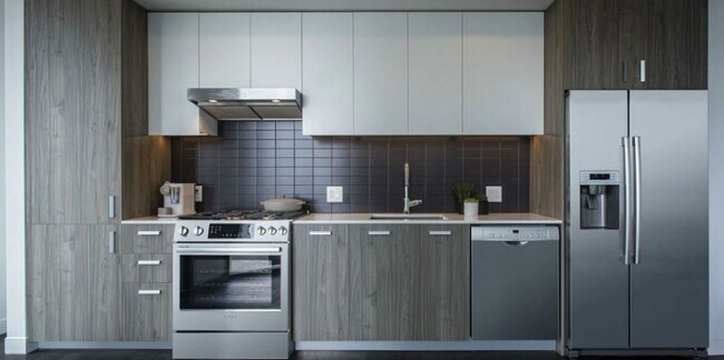 Photo - 455 E Waterside Dr