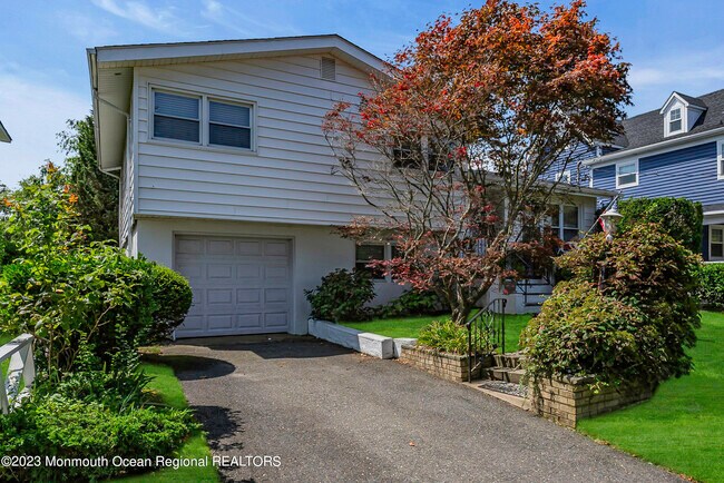 Photo - 203 10th Ave