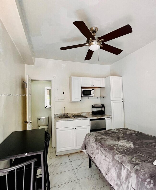 Building Photo - 1455 Michigan Ave Unit 6 Rental