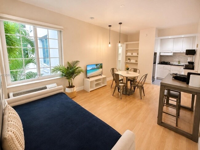 Photo - 3025 Indian Creek Dr Unit 203
