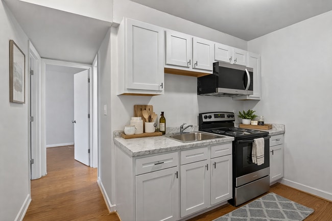 Kitchen 3 - Christopher Crossing