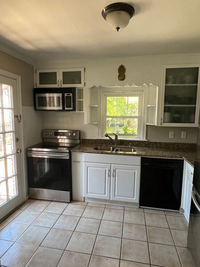 Photo - Four Bedroom Ranch St Home in Abercorn Heights - Lamara Heights District