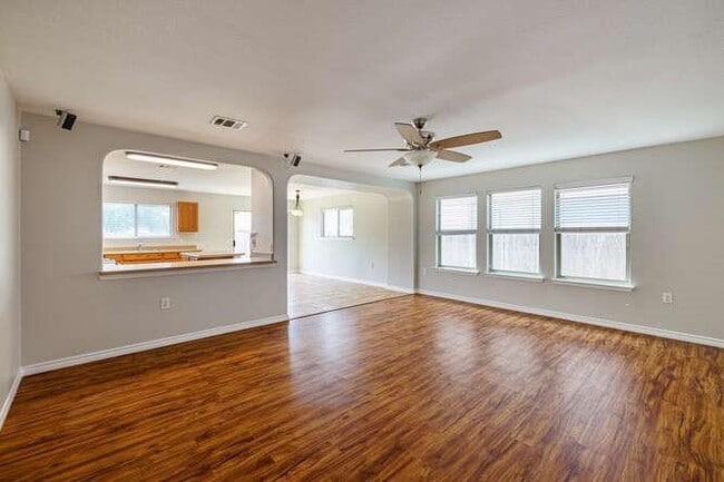 Photo - 5717 Malarkey Rd