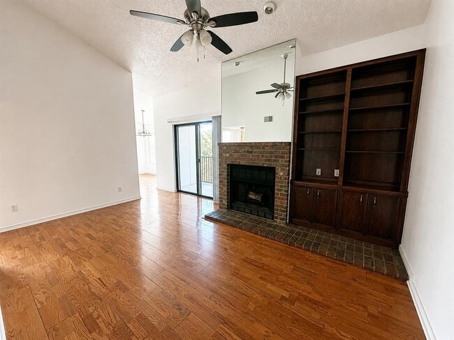 Photo - 2508 W 12th St Unidad 304