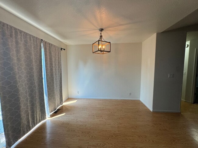 Photo - 435 Arvilla Ct