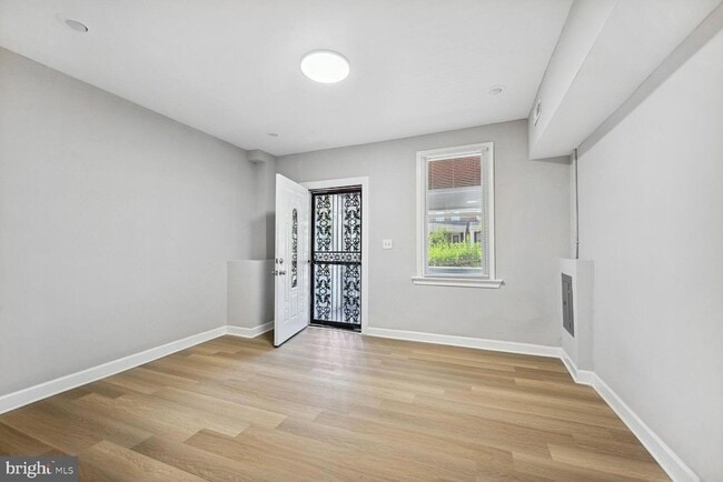 Photo - 1640 L St NE