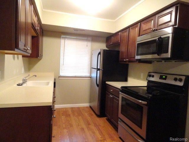 Photo - 250 E Thirteen Mile Rd Unit 10