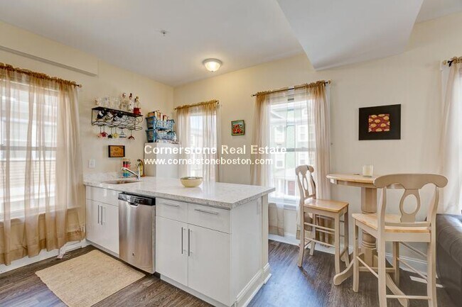 Photo - 28 Hillside St Unit 2