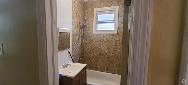 Building Photo - 200 Van Nostrand Ave Unit 2 Rental